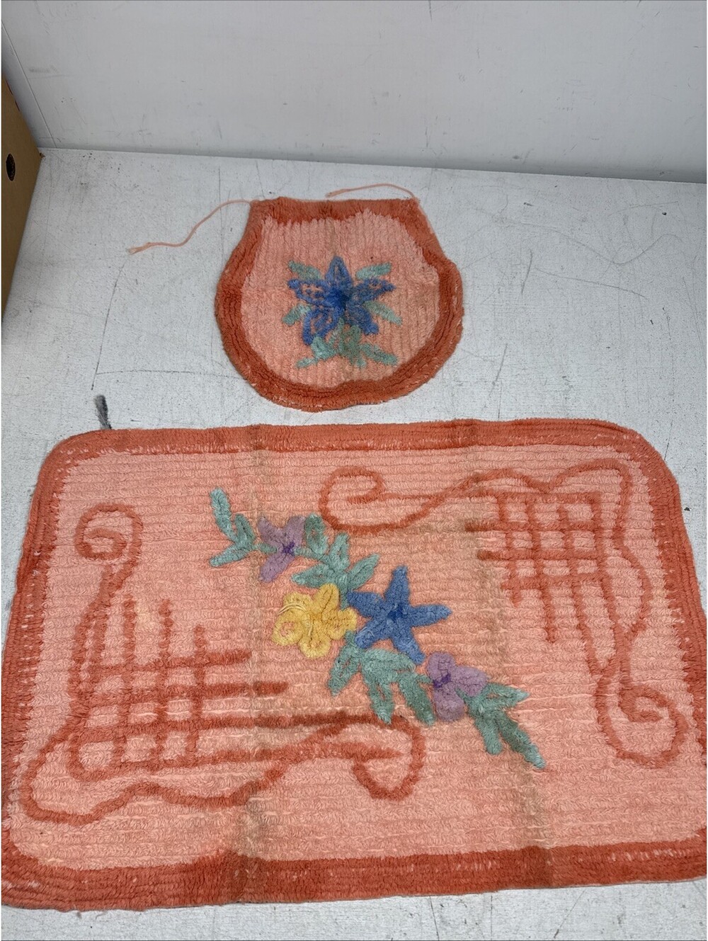 Vintage Chenille Bath Rug With Matching Toilet Seat Cover Cream Peach Sage Green